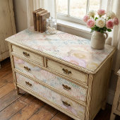 Rose blühen auf der Vintagen Retro-Antiquitätenlac Seidenpapier