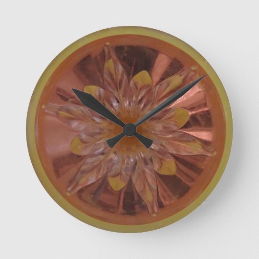 Rosé-Blume Gelbe Wandleuchte Runde Wanduhr (Vorderseite)