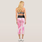 Rose Blume und Schwarz Capri Leggings (Rückseite)