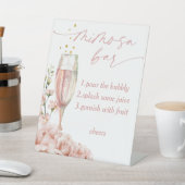 Rose Blumenbrunch und Mimosa-Bar Sockelschild (In SItu)