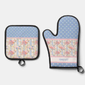 Rose der antiken Hütte | Blaues und weißes Herz Ofenhandschuh & Topflappen-Set (Vorderseite)