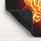 Rose des blühenden Feuers Mousepad (Ecke)