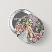 Rose Fee Pin, Button von Molly Harrison (Vorne & Hinten)