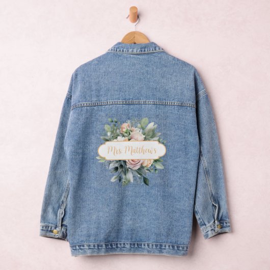 Rose Floral Bouquet Mrs. Monogram Name Calligraphy Jeansjacke (Hangar)