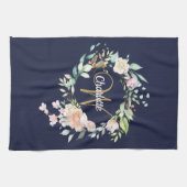 Rose Floral Gold Script Monogram Navy Blue Geschirrtuch (Horizontal)