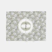 Rose Garden Monogram Sage Green Fleecedecke (Vorderseite (Horizontal))