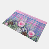 Rose Garden Pine Cones Rosa Kariert Fußmatte (Schrägansicht)