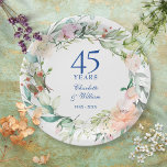 Rose Garland 45. 65. Hochzeitstag Pappteller<br><div class="desc">Mit seiner zarten Aquarellgarage und seiner schicken botanischen Papiertafel aus dem 45. oder 65. Hochzeitstag personalisiert mit Ihren Jubiläumsdetails in eleganter saphir blauer Typografie. Entwickelt von Thisisnotme©</div>