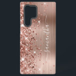 Rose Glitterie Foil Girly Signature Samsung Galaxy Hülle<br><div class="desc">Girly Imitate funkelnd Rose Gold Glitzer Highlights auf der links Kante, über ein Imitat rot und Rose Gold ombre brushed Metal-Folie. Die moderne, mädchenhafte Unterschrift besticht durch einen eleganten Schriftart aus weißer Kalligraphie mit dekorativen Schwänzen in vertikaler Form. Passen Sie die Stile des Schriftartes an oder verschieben Sie die glitzernden...</div>