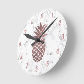 Rose Gold Ananas Logo Modernes Weißes Marmor Runde Wanduhr (Winkel)