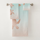 Rose Gold Beachstyle Turtles Coastal Badhandtuch Set (Insitu)