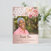 Rose Gold Blumenweiße Spitzen Geburtstagsgeschenk Dankeskarte (Stehend Vorderseite)