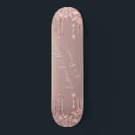 Rose Gold Blush Glitzer Sparkeln Tropfen Benutzerd Skateboard<br><div class="desc">Rose Gold Blush Glitzer Sparkle Tropfen Custom Text Pink Modern - Fügen Sie Ihren einzigartigen Text oder Entfernen Text - Make Your Special Gift - Neu vergrössern und verschieben oder entfernen und fügen Sie Text / Elemente mit Anpassungstool. Design von MIGNED. Bitte schauen Sie sich meine anderen Projekte an. Sie...</div>