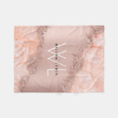 Rose Gold Blush Pink Agate Geode Glitzer Monogram Fleecedecke (Vorderseite (Horizontal))