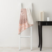 Rose Gold Blush Pink Agate Geode Glitzer Monogram Sherpadecke (Beispiel)