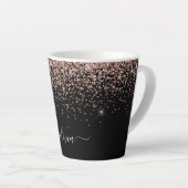 Rose Gold Blush Pink Glitzer Script Monogram Girl Milchtasse (Rechte Ecke)