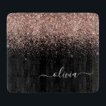 Rose Gold Blush Pink Glitzer Script Monogram Girl Schneidebrett<br><div class="desc">Schwarz und Rose Gold Blush Pink Sparkle Glitzer Script Monogram Name Cutting Board. Dies macht den perfekten Abschluss,  Geburtstag,  Hochzeit,  Brautparty,  Jubiläum,  Babydusche oder Junggeselinnen-Abschied Geschenk für jemanden,  die Lieben glamourösen Luxus und schicke Stile.</div>