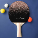 Rose Gold Blush Pink Glitzer Script Monogram Girl Tischtennis Schläger<br><div class="desc">Rose Gold - Schwarz Pink und schwarz Sparkle Glitzer Script Monogram Name Ping Pong Paddle Paddel. Das macht den perfekten 16 Geburtstag,  Hochzeit,  Brautparty,  Jubiläum,  Babydusche oder Junggeselinnen-Abschied Geschenk für jemanden,  der Lieben glamourösen Luxus und schicke Stile.</div>