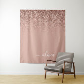 Rose Gold Blush Pink Glitzer Script Monogram Girl Wandteppich (Beispiel)