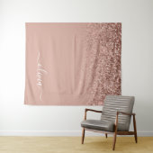 Rose Gold Blush Pink Glitzer Script Monogram Girl Wandteppich (Beispiel (Horizontal))