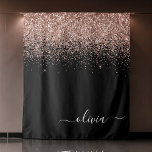 Rose Gold Blush Pink Glitzer Script Monogram Girl Wandteppich<br><div class="desc">Schwarz und Rose Gold - Schwarz rosa Sparkle Glitzer Script Monogram Name and Initial Tapestry. Das macht den perfekten 16 Geburtstag,  Hochzeit,  Brautparty,  Jubiläum,  Babydusche oder Junggeselinnen-Abschied Geschenk für jemanden,  der Lieben glamourösen Luxus und schicke Stile.</div>