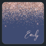 Rose Gold Blush Pink Navy Blue Glitzer Name Quadratischer Aufkleber<br><div class="desc">Rose Gold - Blush Pink und Navy Blue Sparkle Glitzer gebürstetes Metal Monogram Name Paper Party Aufkleber Adresse Labels. Das macht den perfekten 16 Geburtstag,  Hochzeit,  Brautparty,  Jubiläum,  Babydusche oder Junggeselinnen-Abschied Geschenk für jemanden,  der Lieben glamourösen Luxus und schicke Stile.</div>