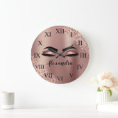 Rose Gold Blüten Rosa Monogramm Glitzer Eyelinen Große Wanduhr (Zuhause)