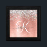 Rose Gold Brushed Metal Glitzer Monogram Name Erinnerungskiste<br><div class="desc">Dieses schicke Design mit hübsch silber glänzenden Glitzer auf einer Rose mit goldgebürstetem metallischem Hintergrund ist einfach zu personalisieren.</div>