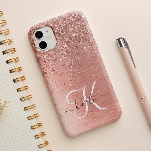 Rose Gold Brushed Metal Glitzer Monogram Name iPhone 15 Hülle