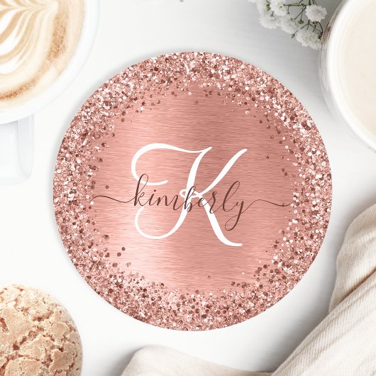 Rose Gold Brushed Metal Glitzer Monogram Name Runder Pappuntersetzer