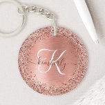 Rose Gold Brushed Metal Glitzer Monogram Name Schlüsselanhänger<br><div class="desc">Dieses schicke Design mit hübschem Glitzer aus Rose und vergoldetem Schlüsselanhänger auf einer Rose mit goldgebürstetem metallischem Hintergrund ist einfach zu personalisieren.</div>