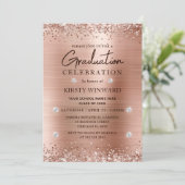 Rose Gold Brushed Metal und Glitzer Abschluss Einladung (Stehend Vorderseite)