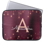 Rose Gold Burgundy String Lights Sparky Monogram Laptopschutzhülle (Vorderseite)