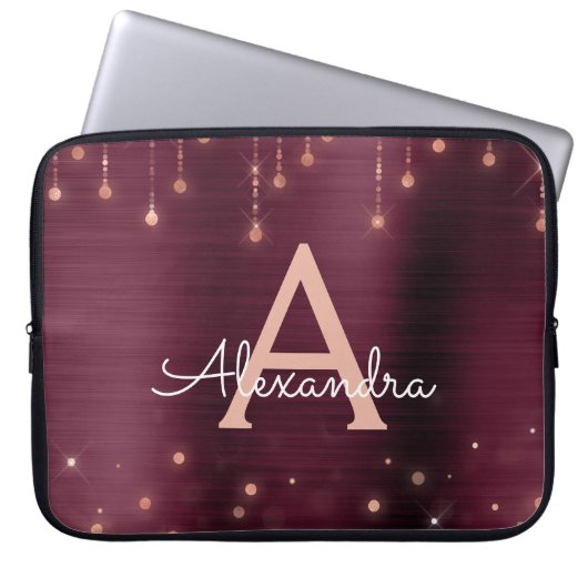 Rose Gold Burgundy String Lights Sparky Monogram Laptopschutzhülle (Vorderseite)