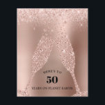Rose Gold Champagne 40. Geburtstag Einladung<br><div class="desc">Budget Rose Gold Glitzer Metallic Champagner Toast 50. Geburtstag Party Einladung... Auf einer Rose mit goldfarbenem Hintergrund mit blindrosa Glitzer-Rändern toasten Diamantgläser den 50. Geburtstag eines Freundes oder Familienmitglieds mit den Worten: "Hier sind bis zu 50 Jahre auf der Erde." Auf der Rückseite der Einladung - auch mit weiblicher Rose...</div>