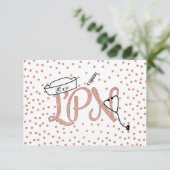 Rose Gold Confetti LPN Graduierungsparty RSVP Karte (Stehend Vorderseite)