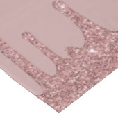 Rose Gold Dripping Glitzer Monogram Tischdecke (Schrägansicht)