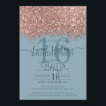 Rose Gold Dusty Blue Glitzer Confetti Sweet 16 Einladung<br><div class="desc">Das elegante, glamouröse und moderne 16 . Geburtstag Geburtstagsfest lädt zum zeitgenössischen und stilvollen Teenager ein. Es verfügt über ein Imitat gedruckt Rose Gold funkelnd Glitzer Konfetti gesprenkelt Farbe Block auf einem einfachen staubblauen Hintergrund mit einer großen Zahl "16" in einem passenden rosa goldfarben Ton. Die Rückseite zeigt den gleichen...</div>