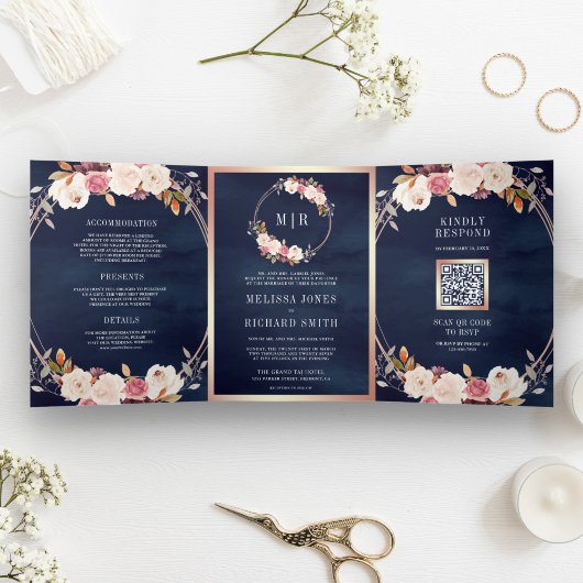 Rose Gold Dusty Pink Floral QR Code Navy Hochzeit Dreifach Gefaltete Einladung