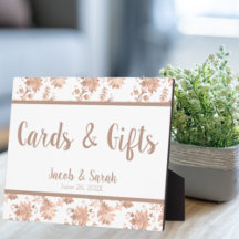 Rose Gold Floral am White Wedding Table