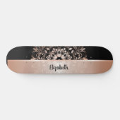 Rose Gold Floral Mandala Name Schwarzes Skateboard (Horizontal)
