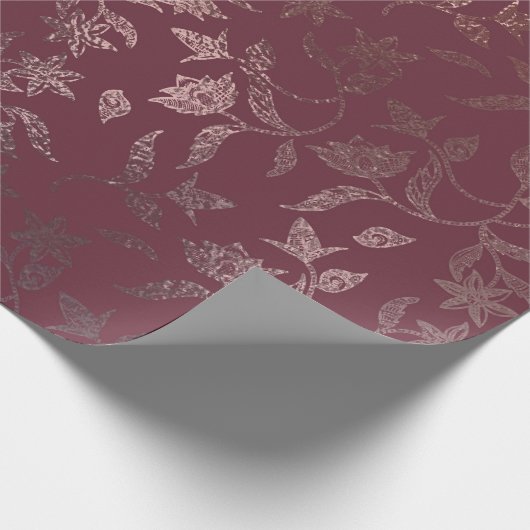 Rose Gold Floral Vine Muster auf Deep Burgund Geschenkpapier (Ecke)