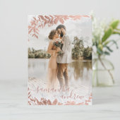 Rose Gold florale Marmor Drehbuch 5 Fotos Hochzeit Einladung (Stehend Vorderseite)