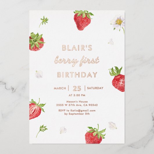 Rose Gold Foil Erdbeere Berry Erster Geburtstag Folieneinladung (Vorderseite)