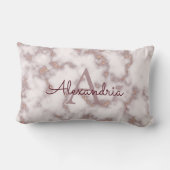 Rose Gold Foil Glitzer in rosa Marmormonogramm Lendenkissen (Rückseite)