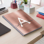 Rose Gold Foil Metallic Monogram Notebook Notizblock<br><div class="desc">Blush Pink - Rose Gold Imitate Brushed Metal Metallic Foil Elegant Mit Monogramm Notebook Journal für Schule oder Arbeit. Das Notizbuch eignet sich hervorragend,  um wieder zur Schule zu gehen,  um Hochzeiten oder Brautpartys zu planen.</div>