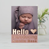 Rose Gold Foto Collage Hallo Kinderankündigung Folieneinladung (Stehend vorne)