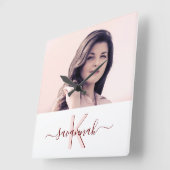 Rose Gold Foto mit Monogramm modern Quadratische Wanduhr (Winkel)