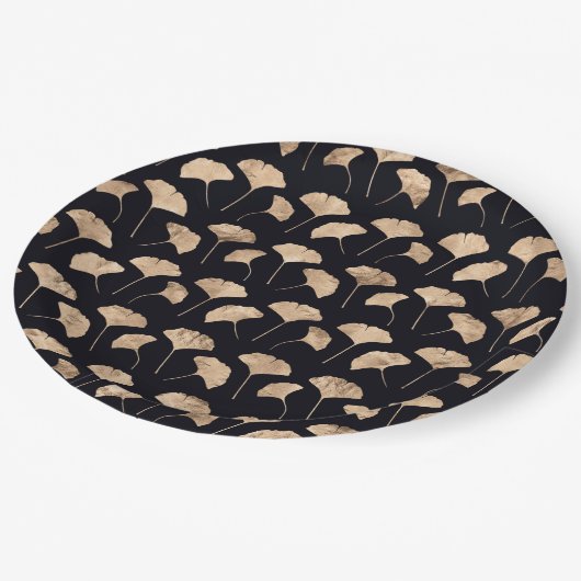 Rose Gold Ginko Blätter schwarzer Hintergrund Pappteller (Schrägansicht)