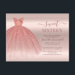 Rose Gold Glam Sweet 16 Modernes Script Einladungspostkarte<br><div class="desc">Eine hübsche,  moderne und schicke,  süße 16-jährige Einladung mit Imitaten Rose Goldkleid und Glitzer spritzt vor dem Hintergrund rot-rosa. Fügen Sie einfach die Geburtstagsdetails hinzu,  indem Sie auf die Schaltfläche "Personalisieren" klicken</div>